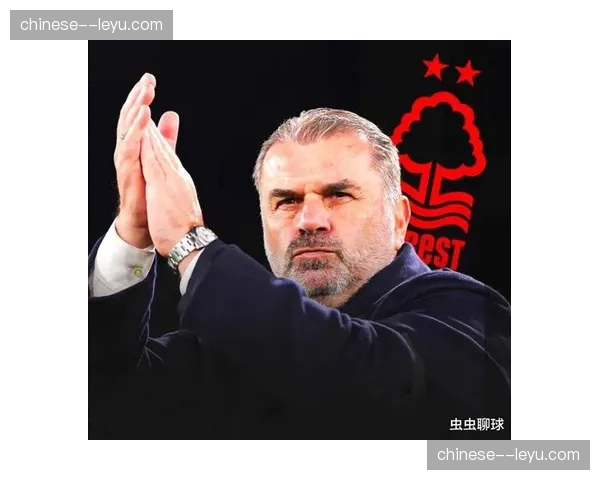 镜头：失利后，波斯特科格鲁独自在边线停留良久